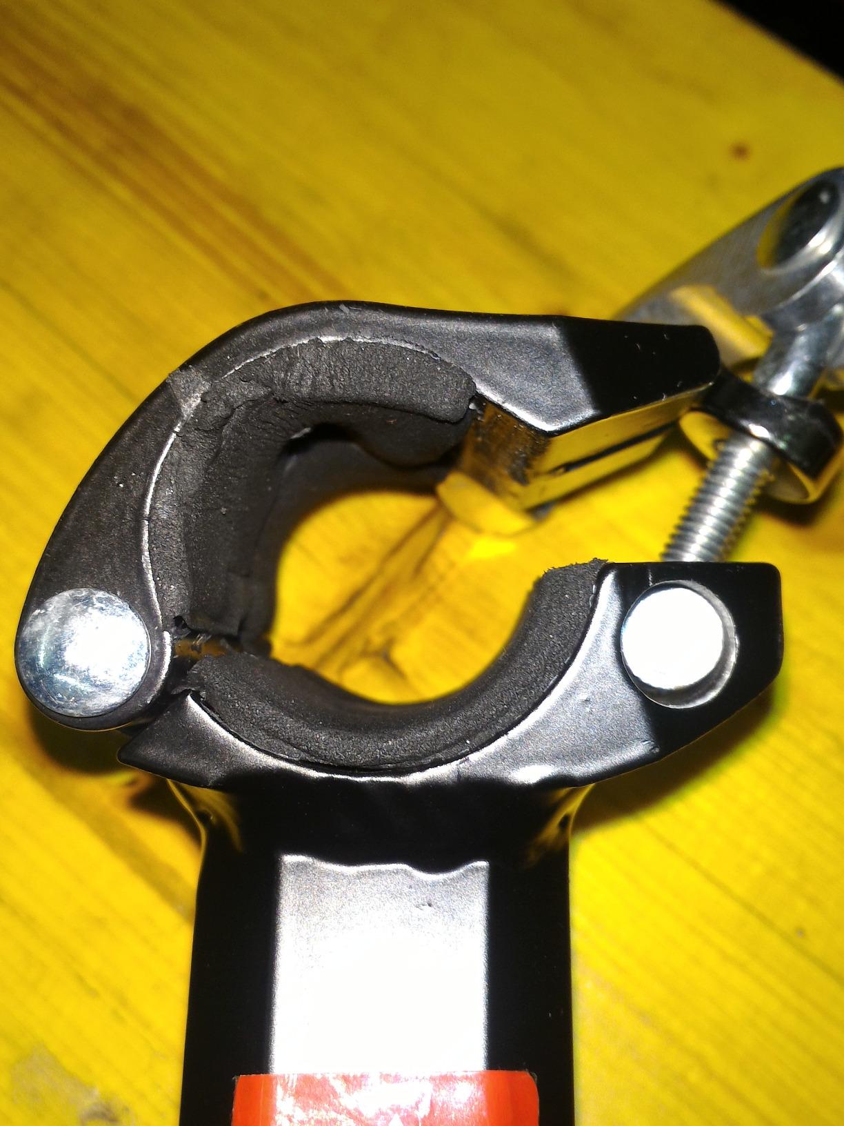 ThreeH BK43 portapacchi bici in alluminio con riflettore