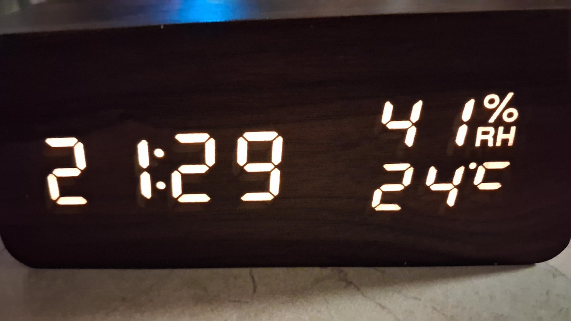 ThreeH Sveglia Legno con Ricarica Wireless Display LED