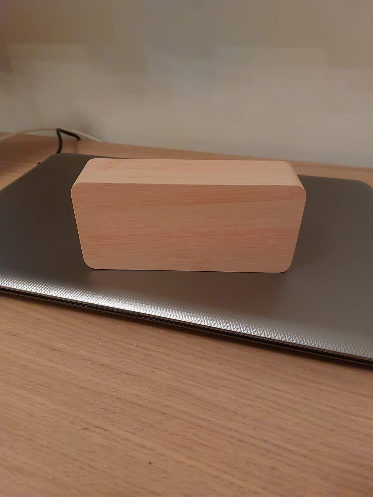 ThreeH Sveglia LED Legno Brown Red USB con Allarme