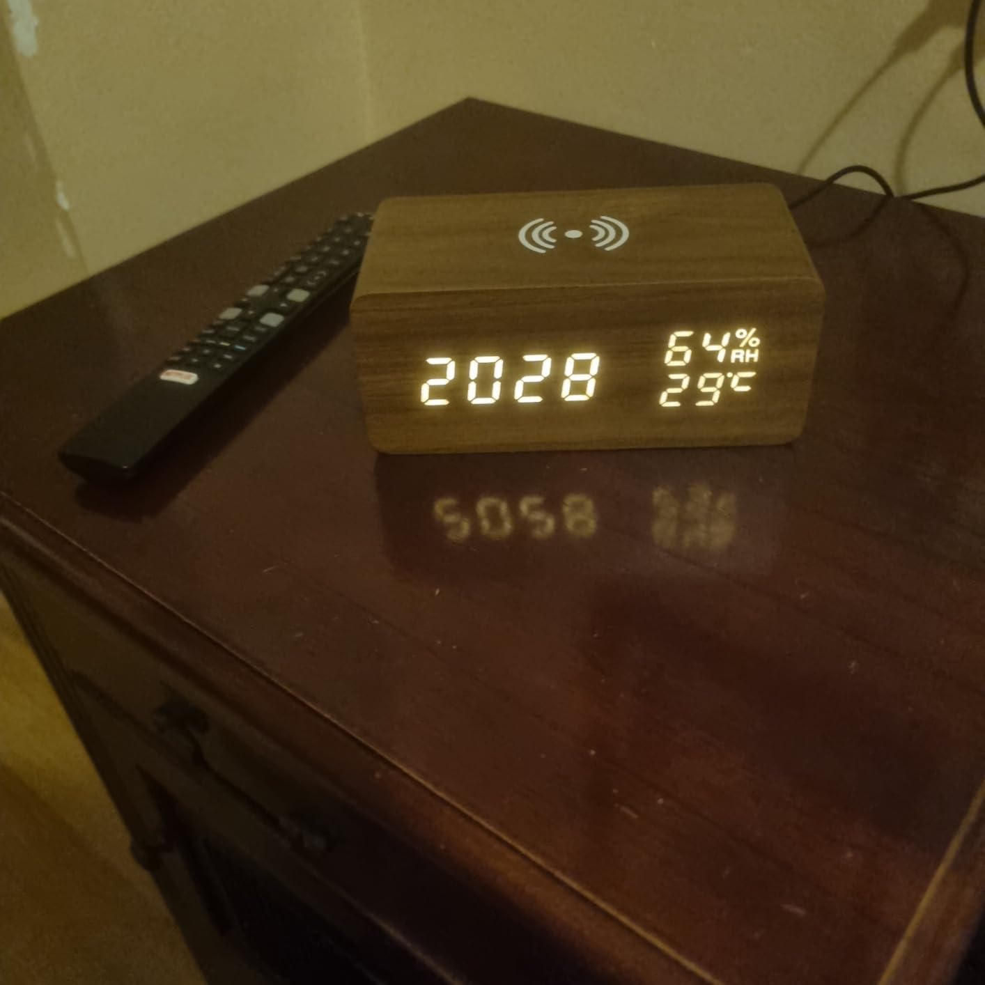 ThreeH Sveglia Legno con Ricarica Wireless Display LED