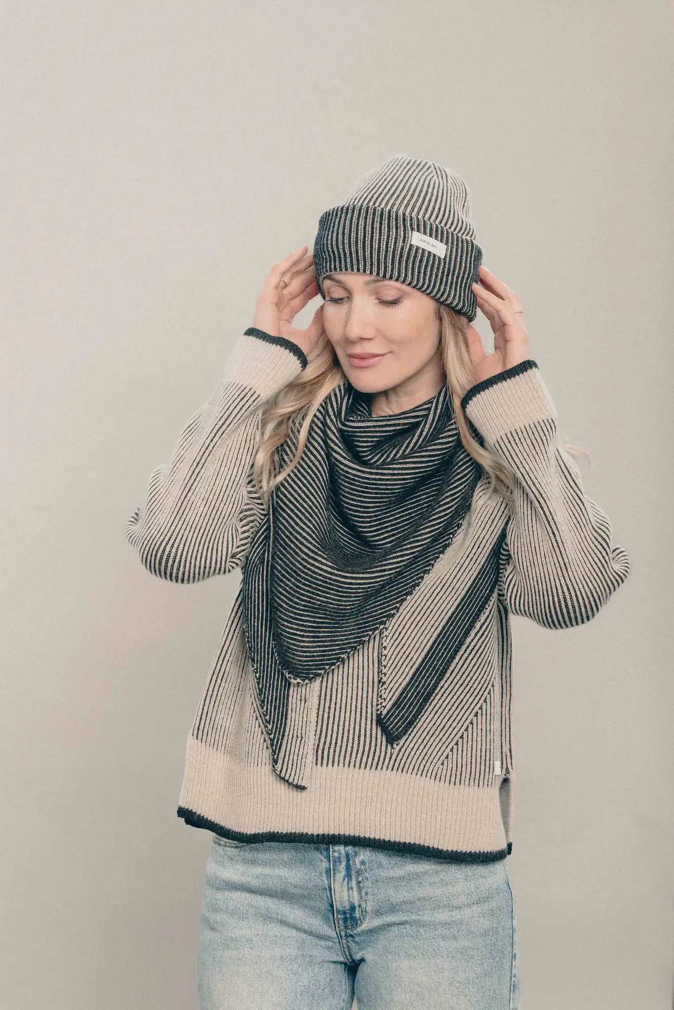Pipolaki Ubac sciarpa triangolo merino 100% lana