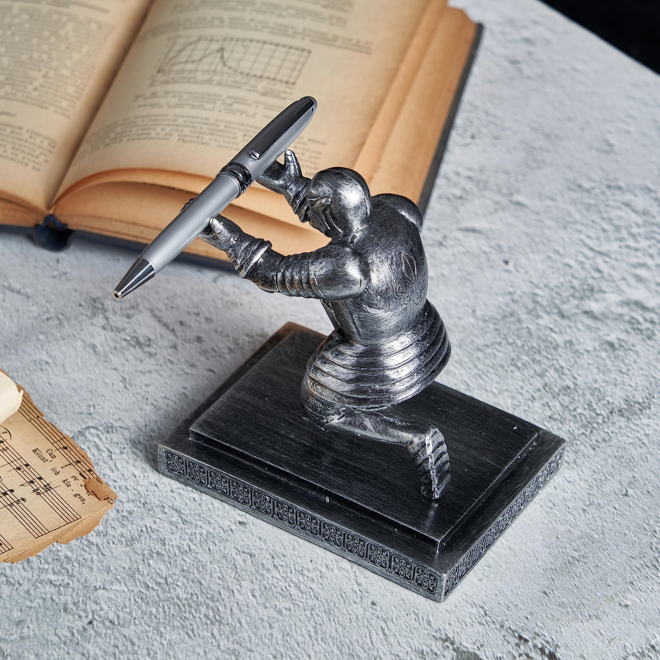 ThreeH Knight portapenne da scrivania grigio con penna