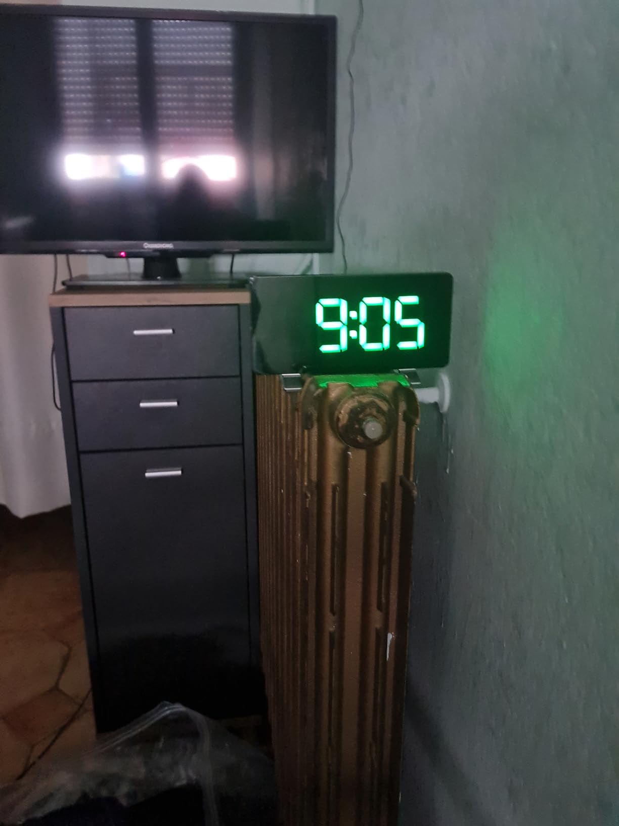 ThreeH radiosveglia digitale LED bianca con USB e FM