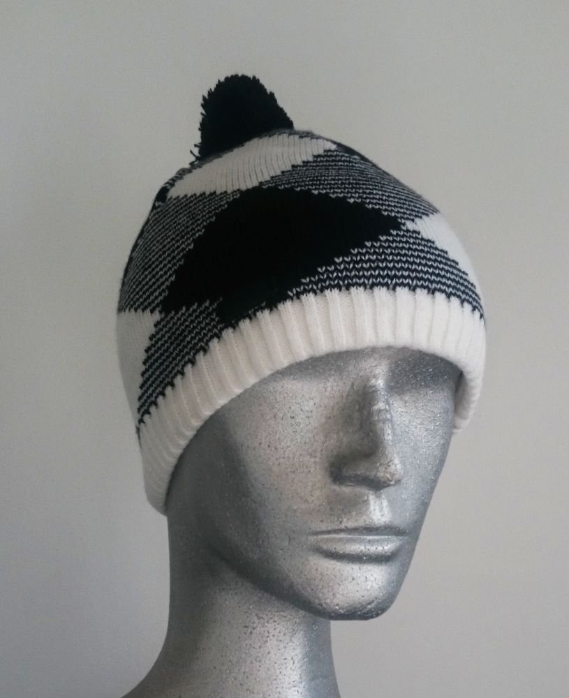 Barts Greg Beanie berretto pompon nero bianco a scacchi